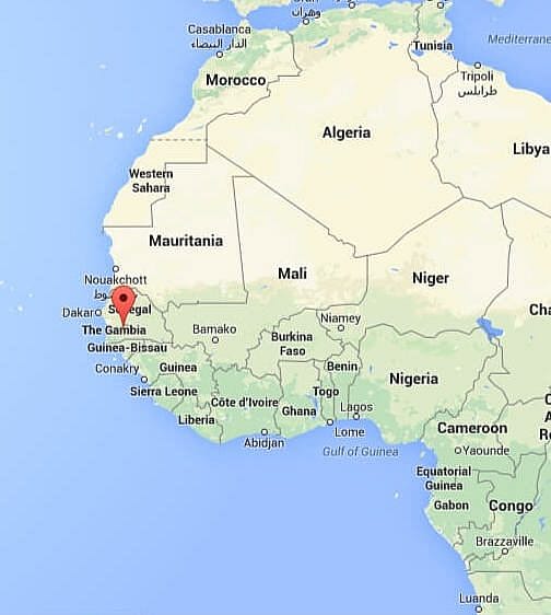 Auf diesem Bild ist eine Landkarte von Afrika zu sehen, auf der Gambia eingezeichnet ist 